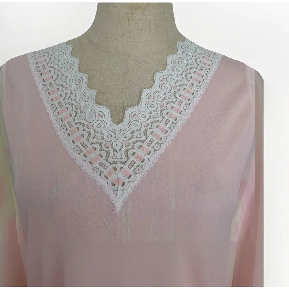 Vtg Miss‎ Elaine Long Nightgown Robe Low Back Lace